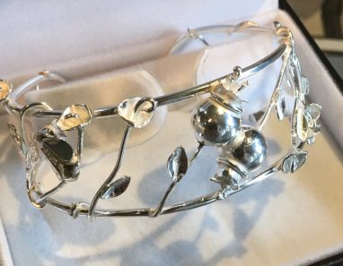 Silver bespoke `floral` bangle with 9ct gold bee detail