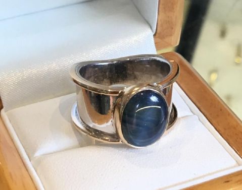 Handmade star sapphire silver and 9ct gold ring