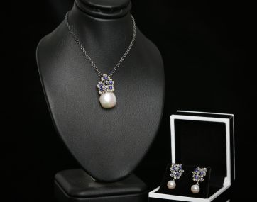 Lapis Lazuli and freshwater Pearl satined effect Silver pendant and earring set